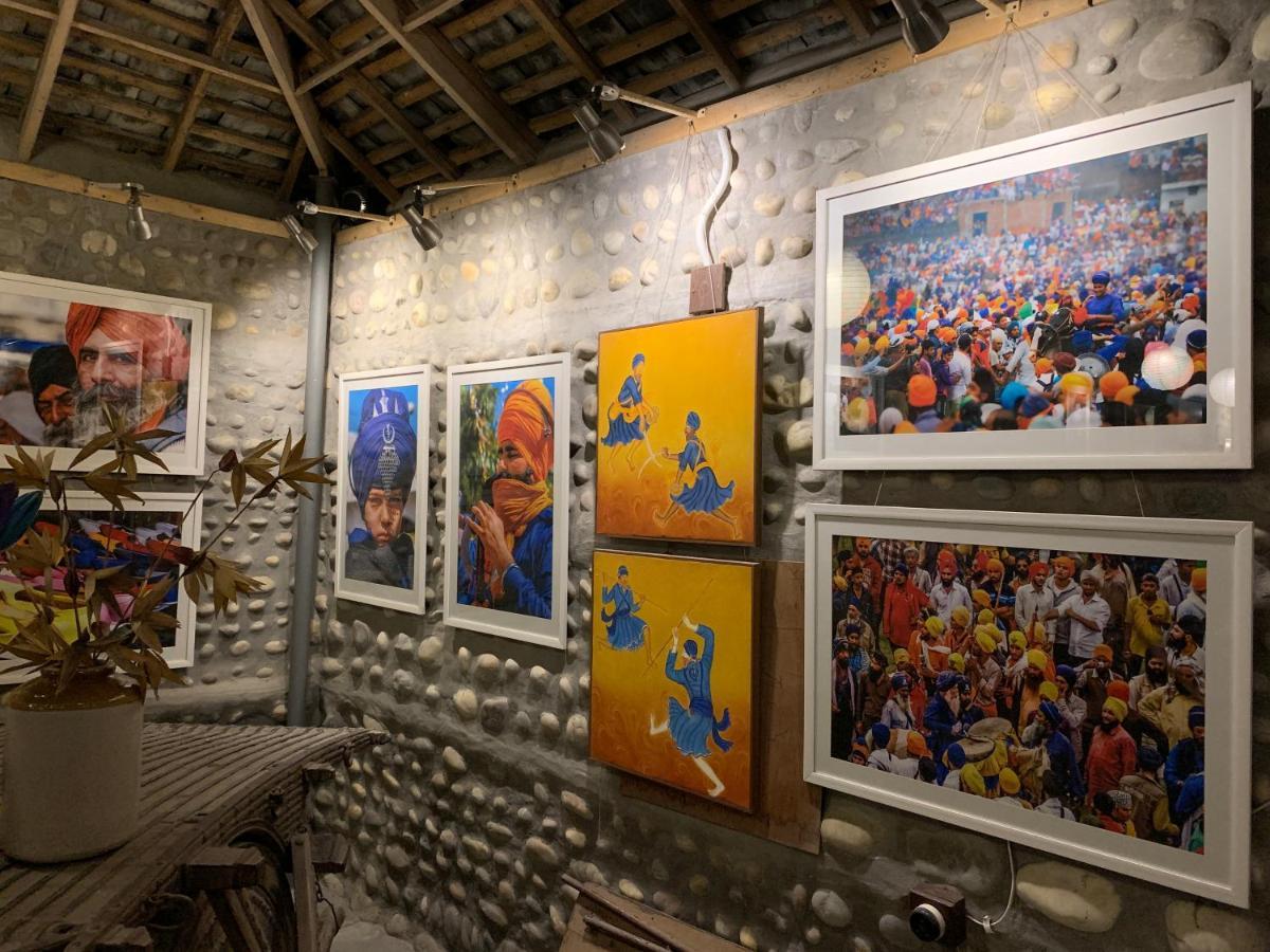 ホテル Anand At The Satluj Anandpur Sāhib エクステリア 写真